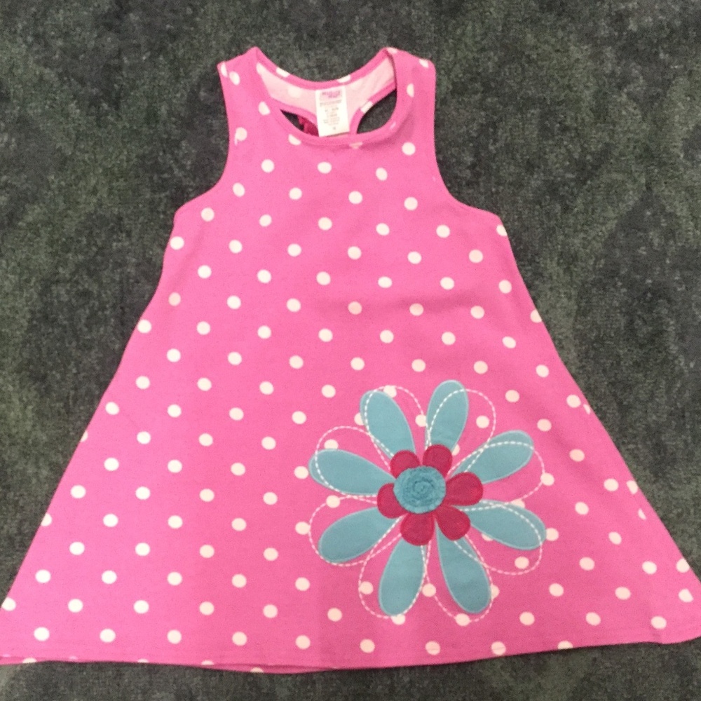 NEW - Girls top